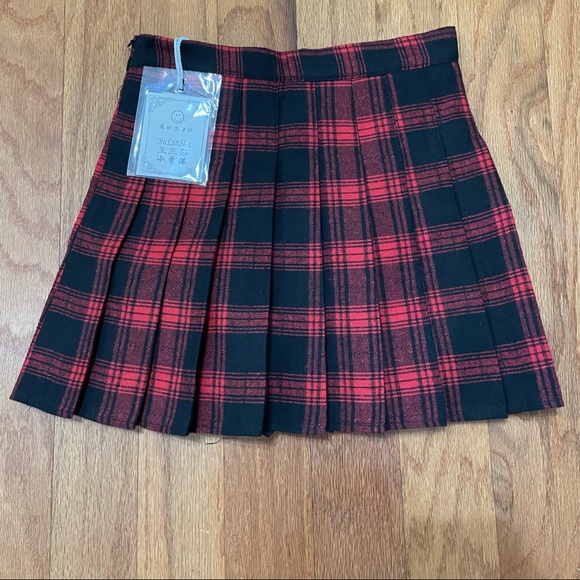 Red Plaid Pleated Skirt W/ Shorts Junior Small Xiao Xiang Gang NWT K POP aespa - Picture 2 of 13
